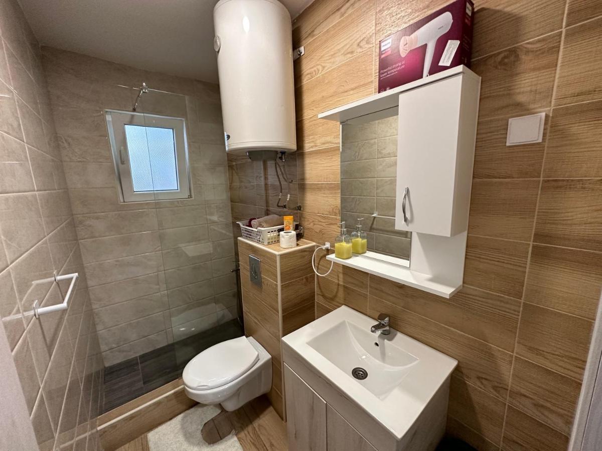 Vucinic Studio Apartment Cetinje Kültér fotó